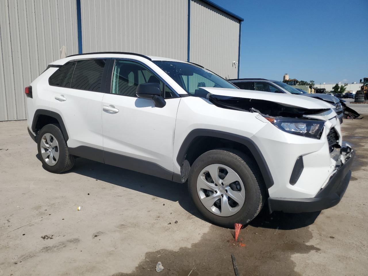 2021 TOYOTA RAV4 LE - Фото 4