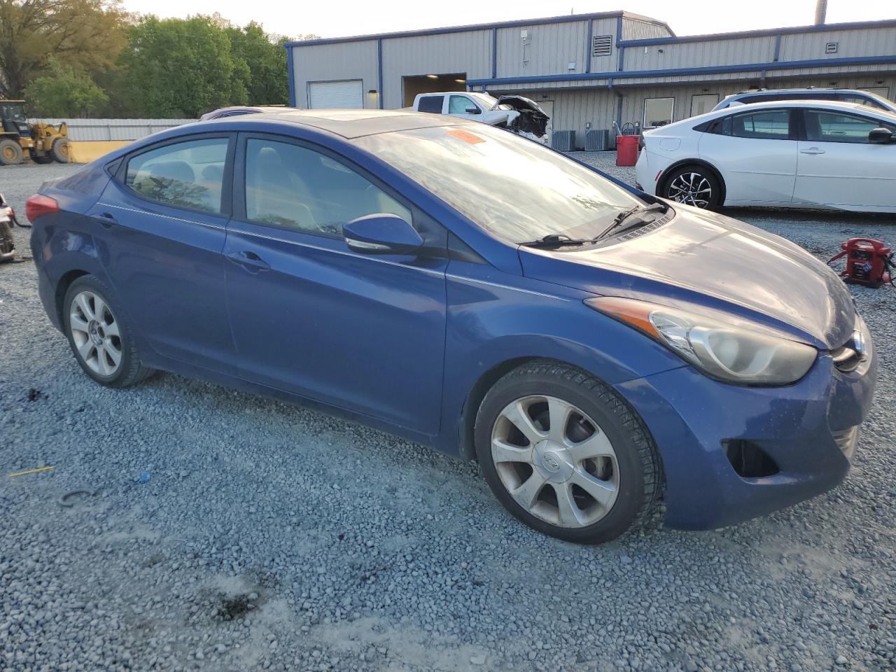 2013 HYUNDAI ELANTRA GL - Image 4