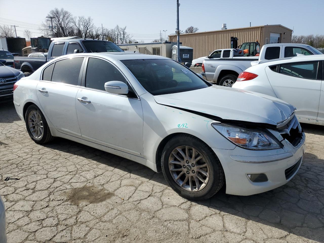 2011 HYUNDAI GENESIS 3. - Image 4