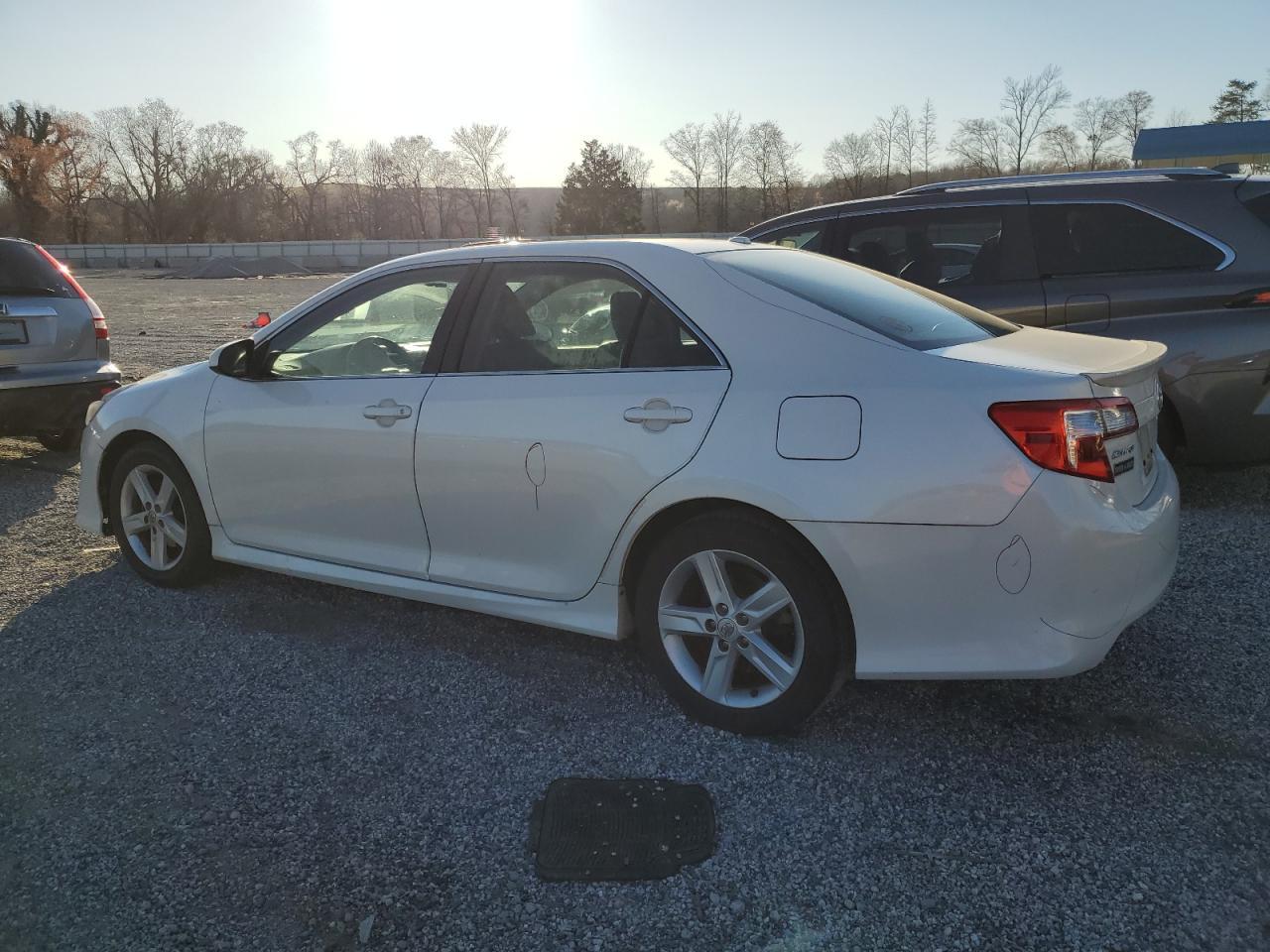 2014 TOYOTA CAMRY L - Image 2