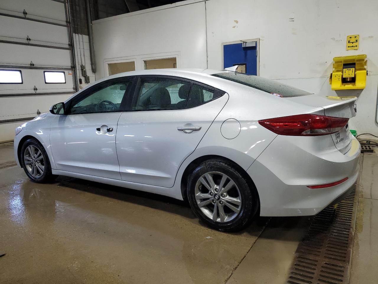 2017 HYUNDAI ELANTRA SE - Фото 2