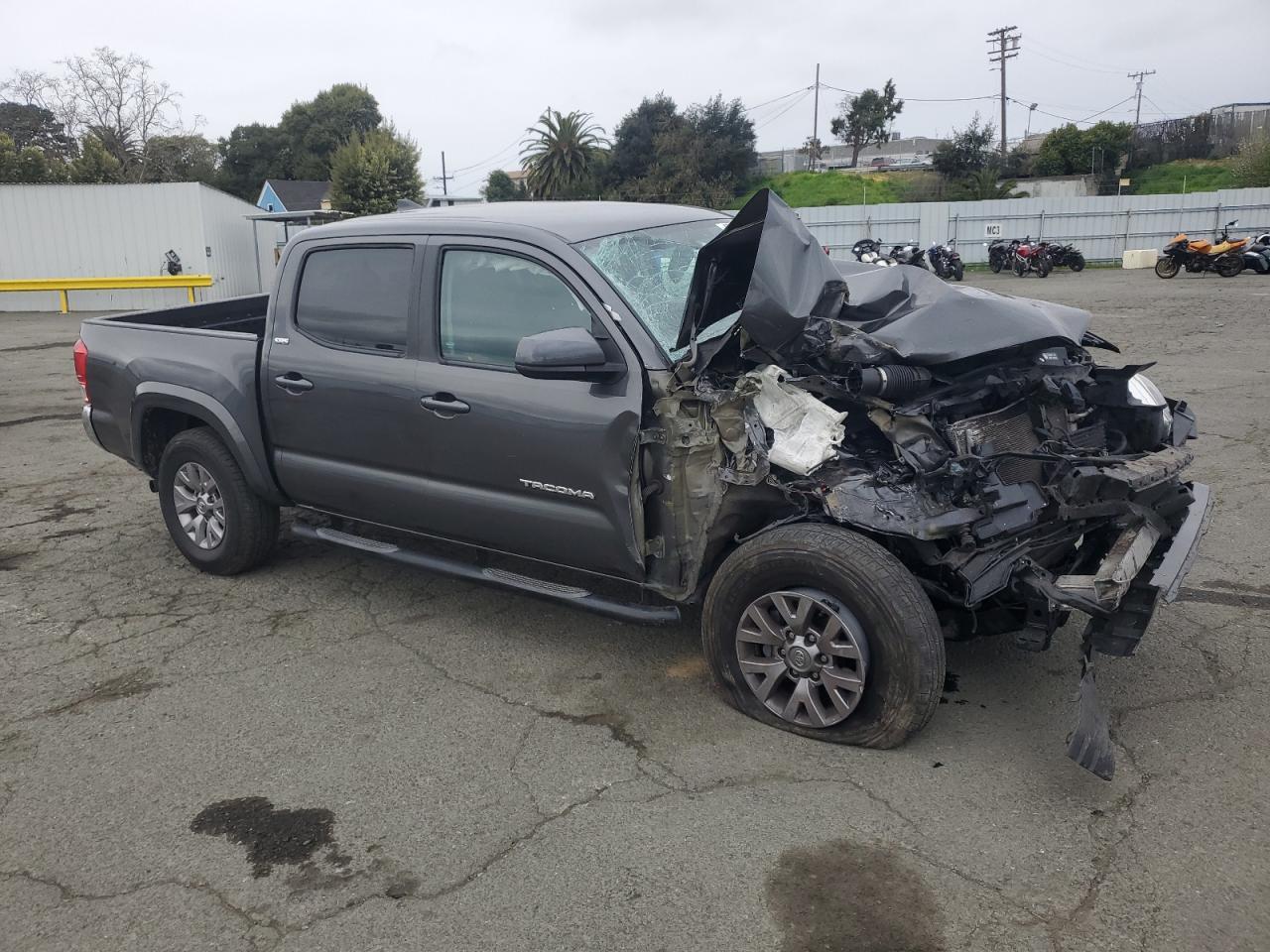 2017 TOYOTA TACOMA DOU - Фото 4