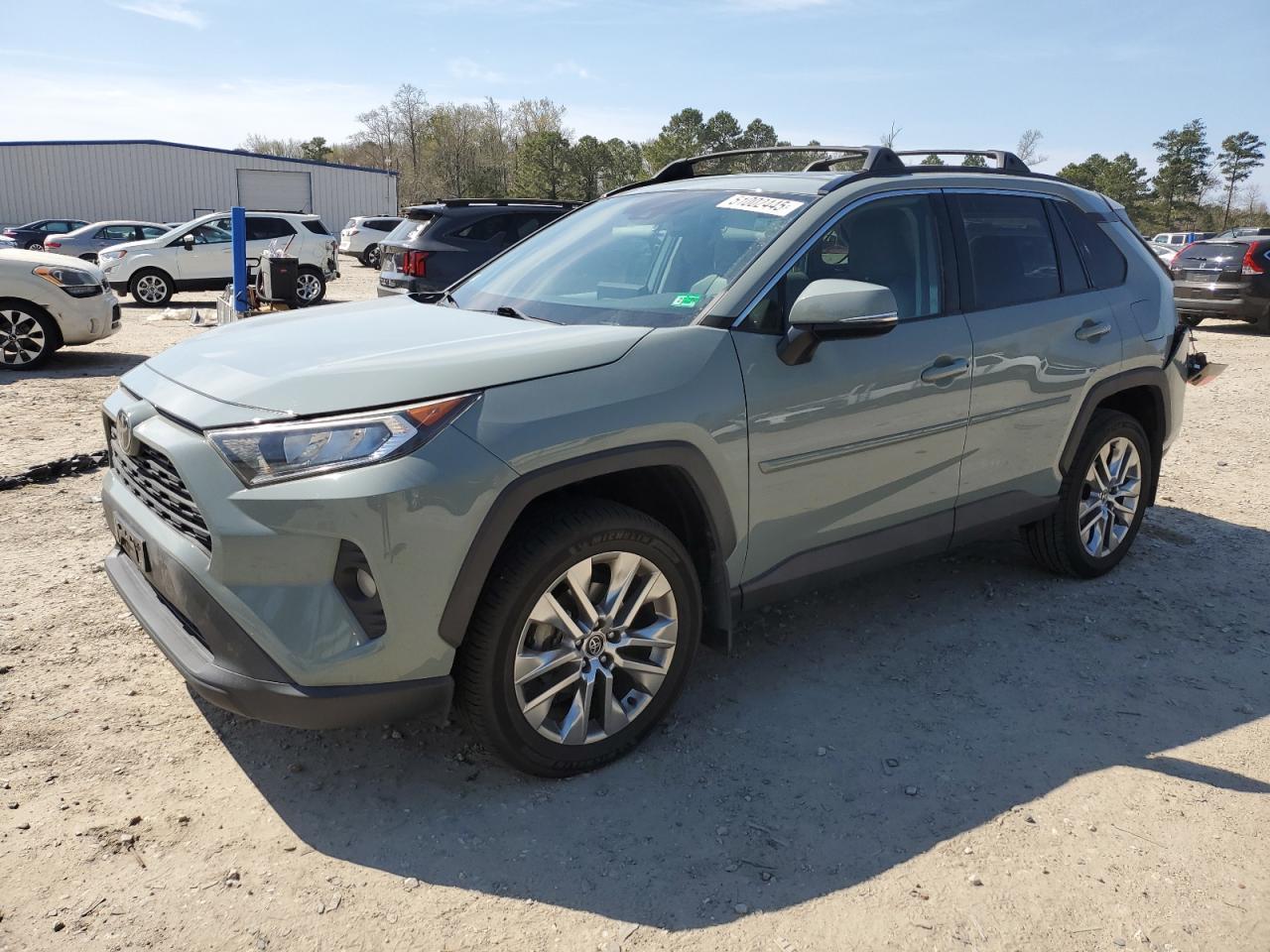 2020 TOYOTA RAV4 XLE P
