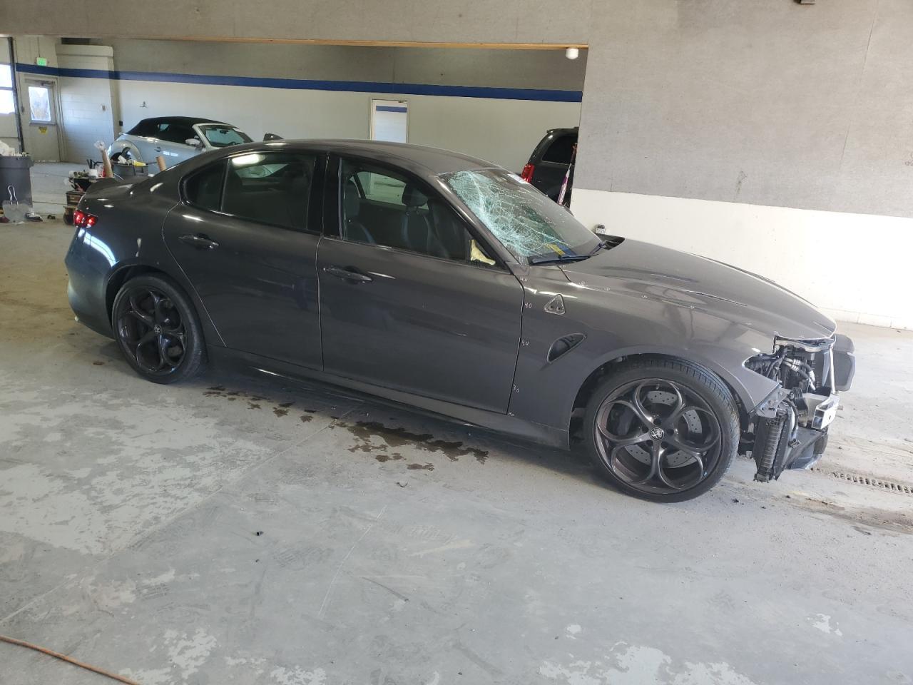 2017 ALFA ROMEO GIULIA QUA - Фото 4
