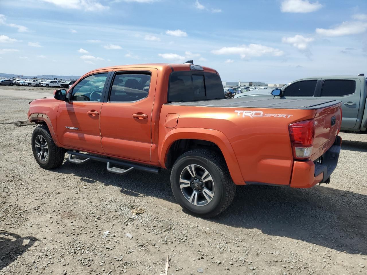 2017 TOYOTA TACOMA DOU - Фото 2