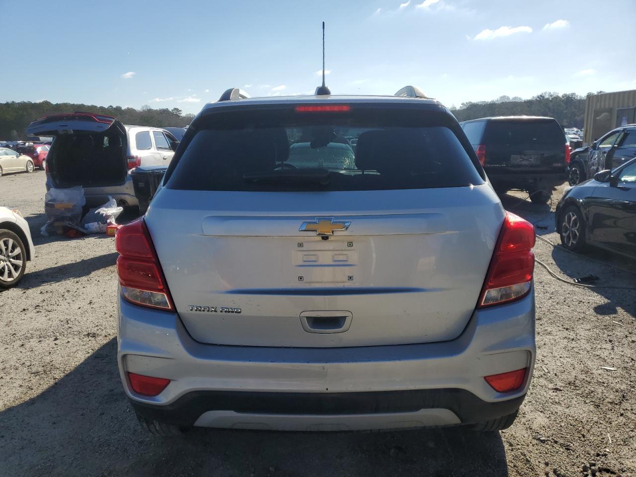 2021 CHEVROLET TRAX 1LT - Image 6