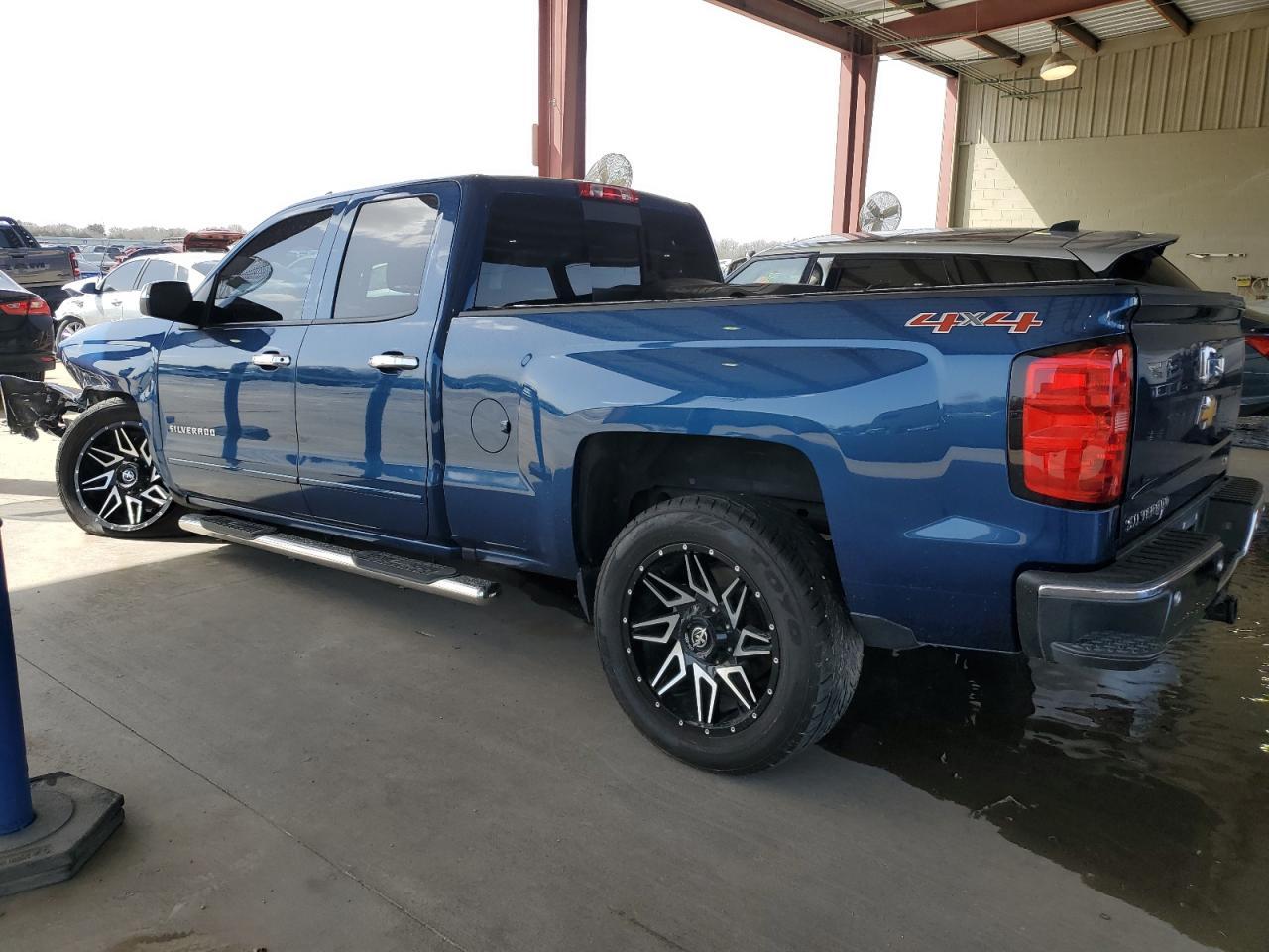 2017 CHEVROLET SILVERADO - Image 2