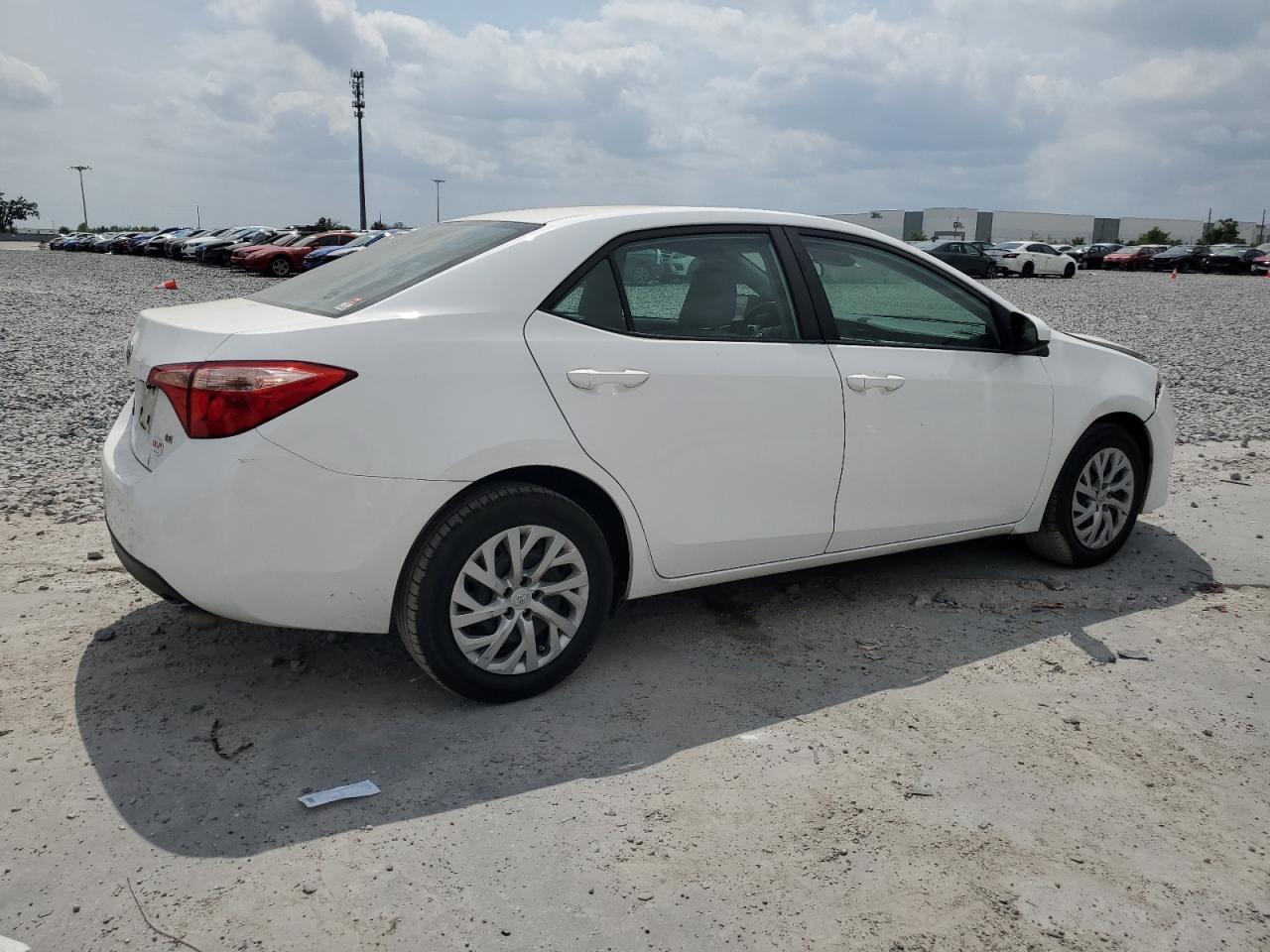 2018 TOYOTA COROLLA L - Image 3