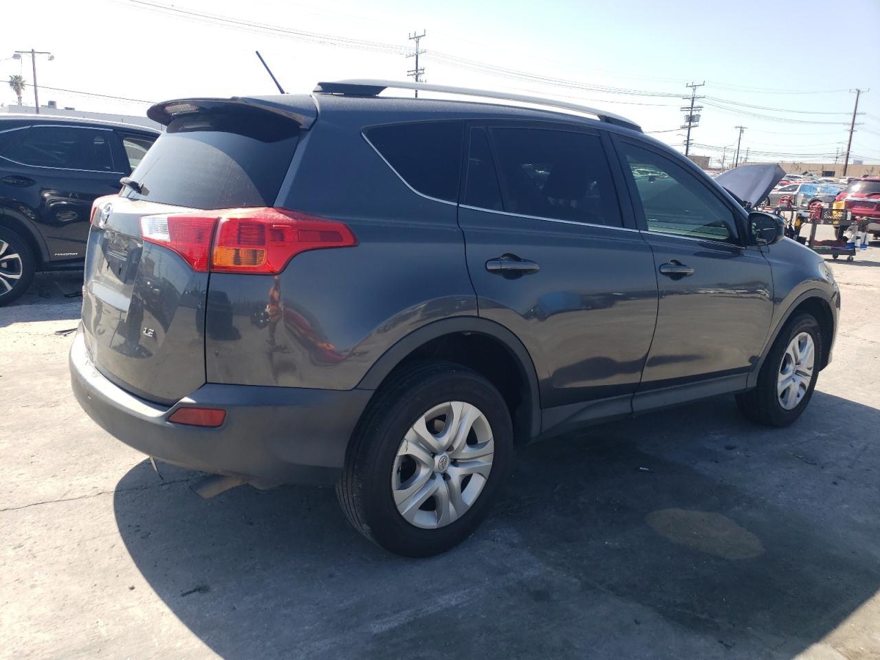 2015 TOYOTA RAV4 LE - Фото 3