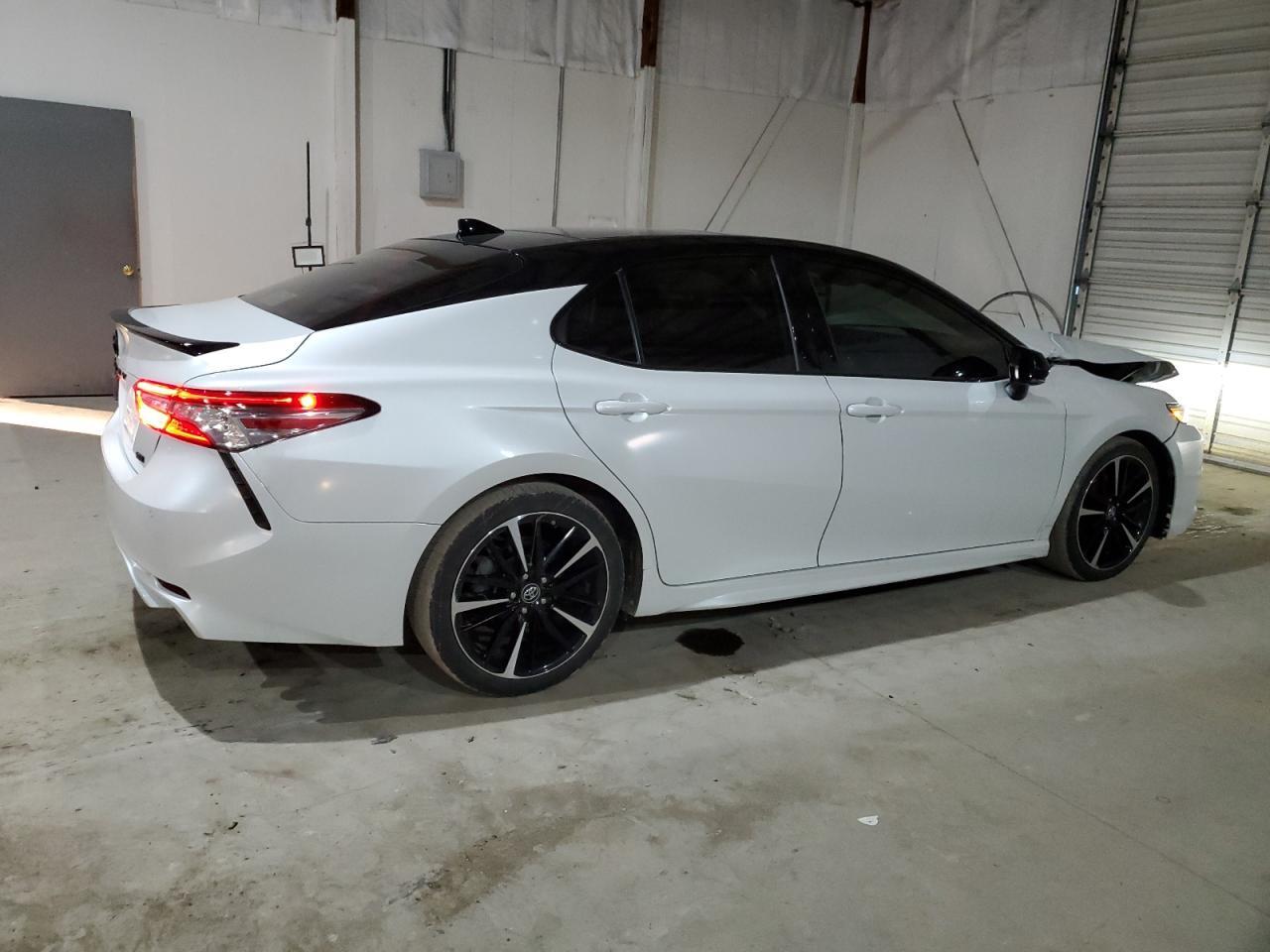 2019 TOYOTA CAMRY XSE - Image 3