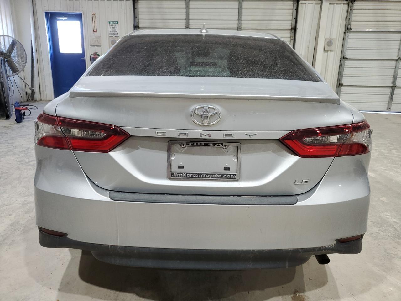 2023 TOYOTA CAMRY LE - Фото 6