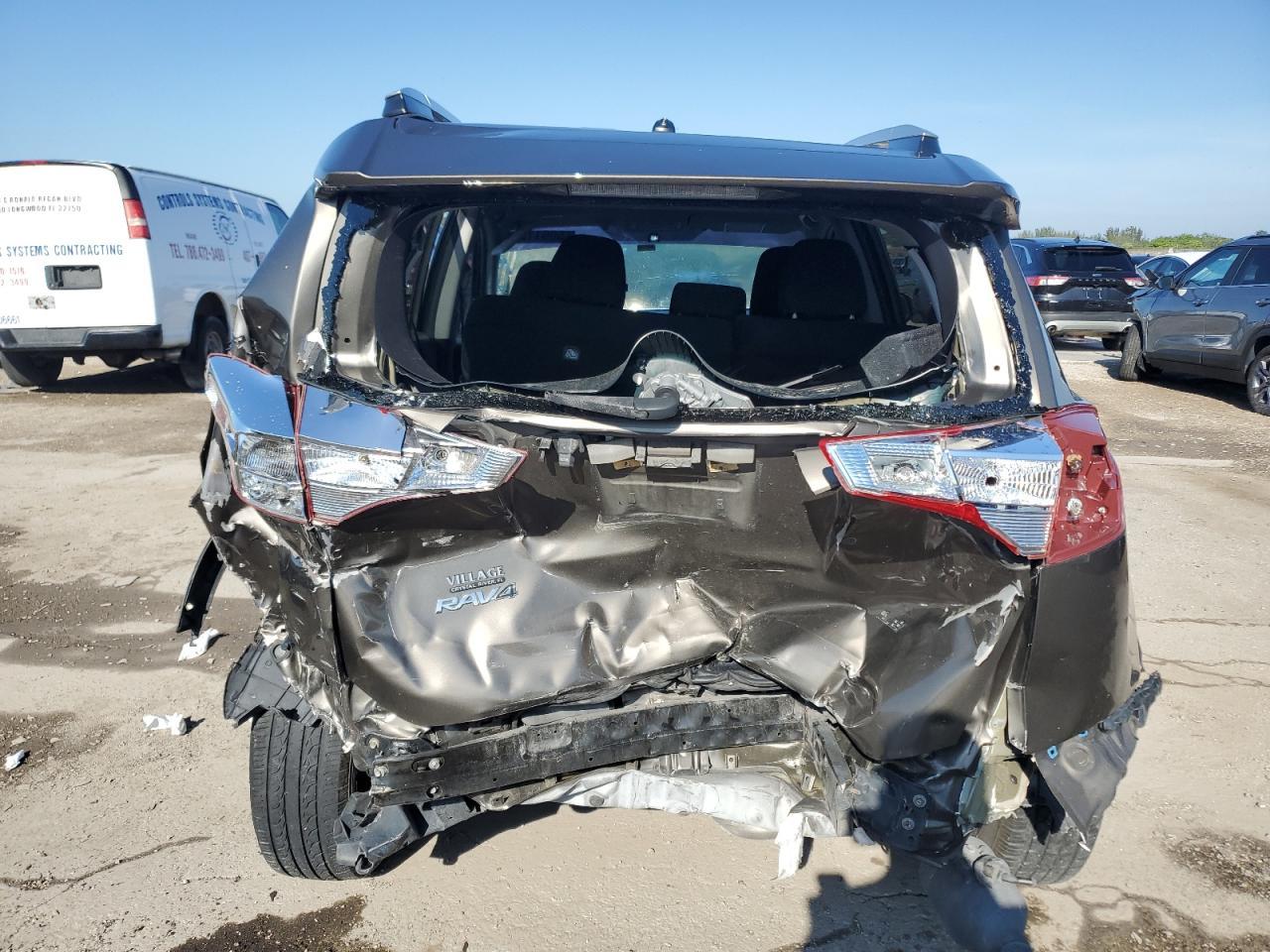 2015 TOYOTA RAV4 LE - Фото 6