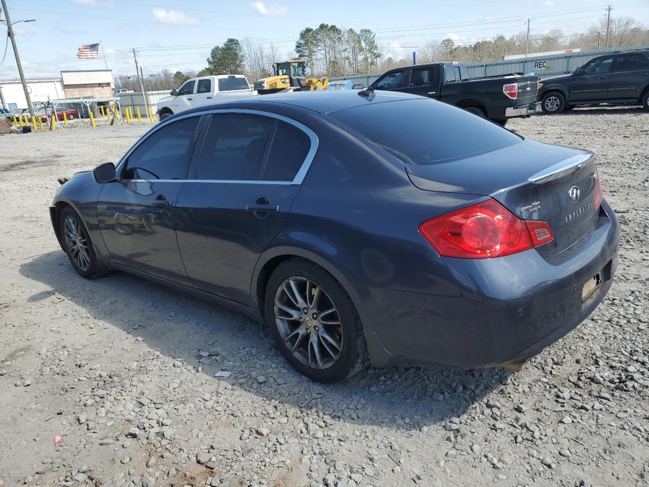 2011 INFINITI G37 BASE - Image 2