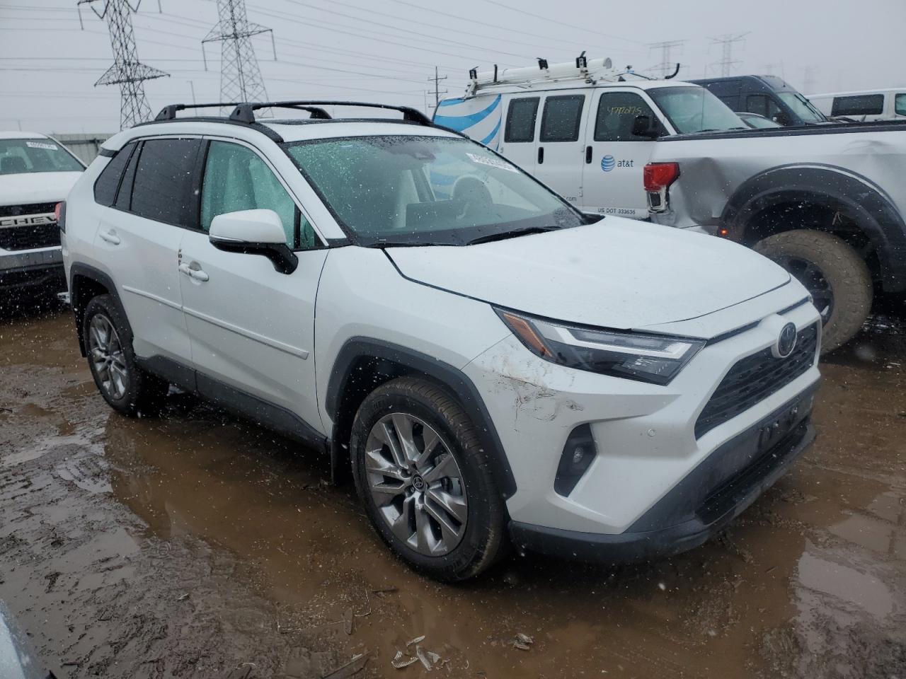 2024 TOYOTA RAV4 XLE P - Image 4