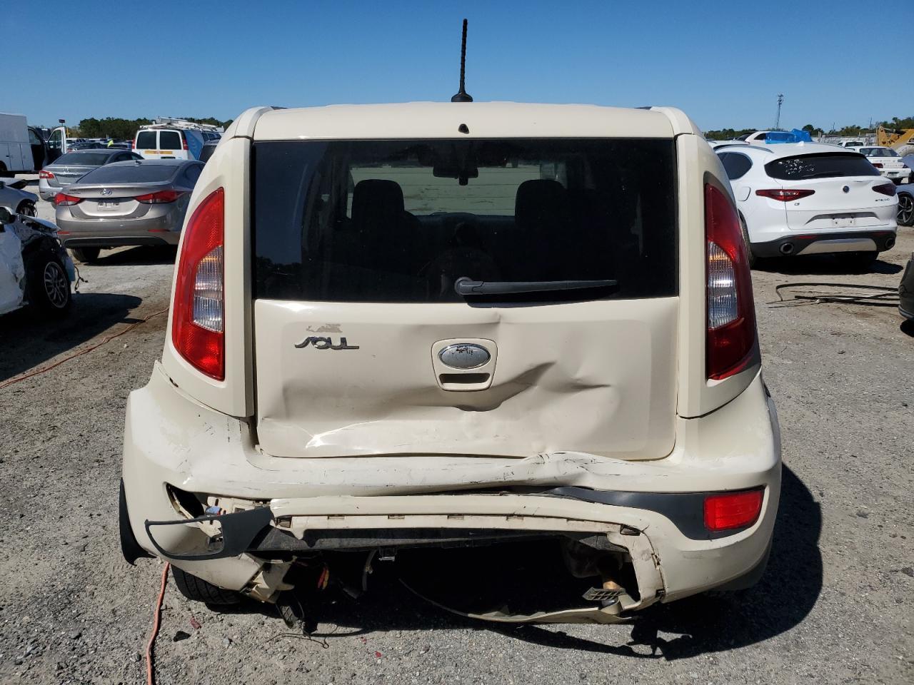 2013 KIA SOUL - Image 6