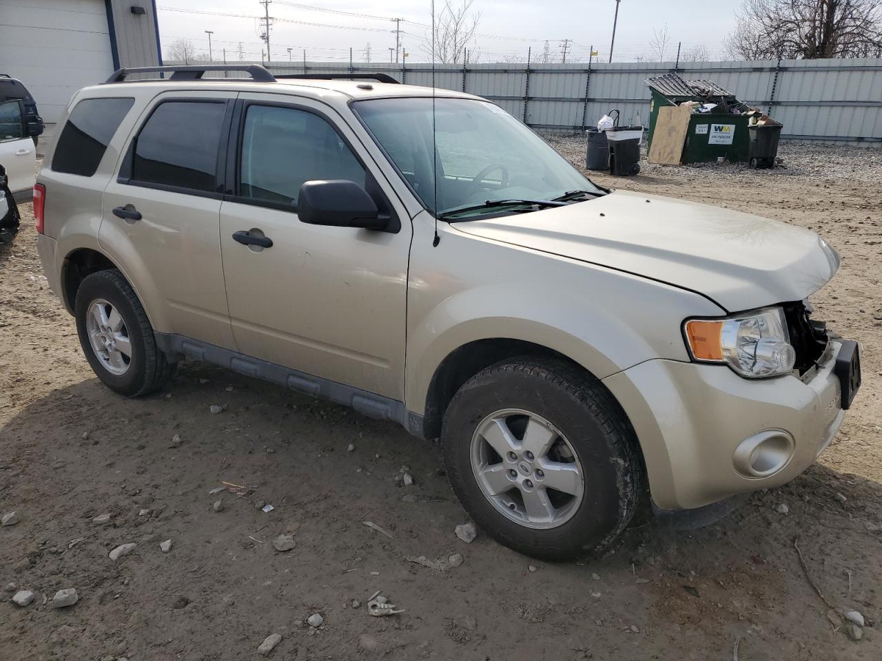 2010 FORD ESCAPE XLT - Image 4