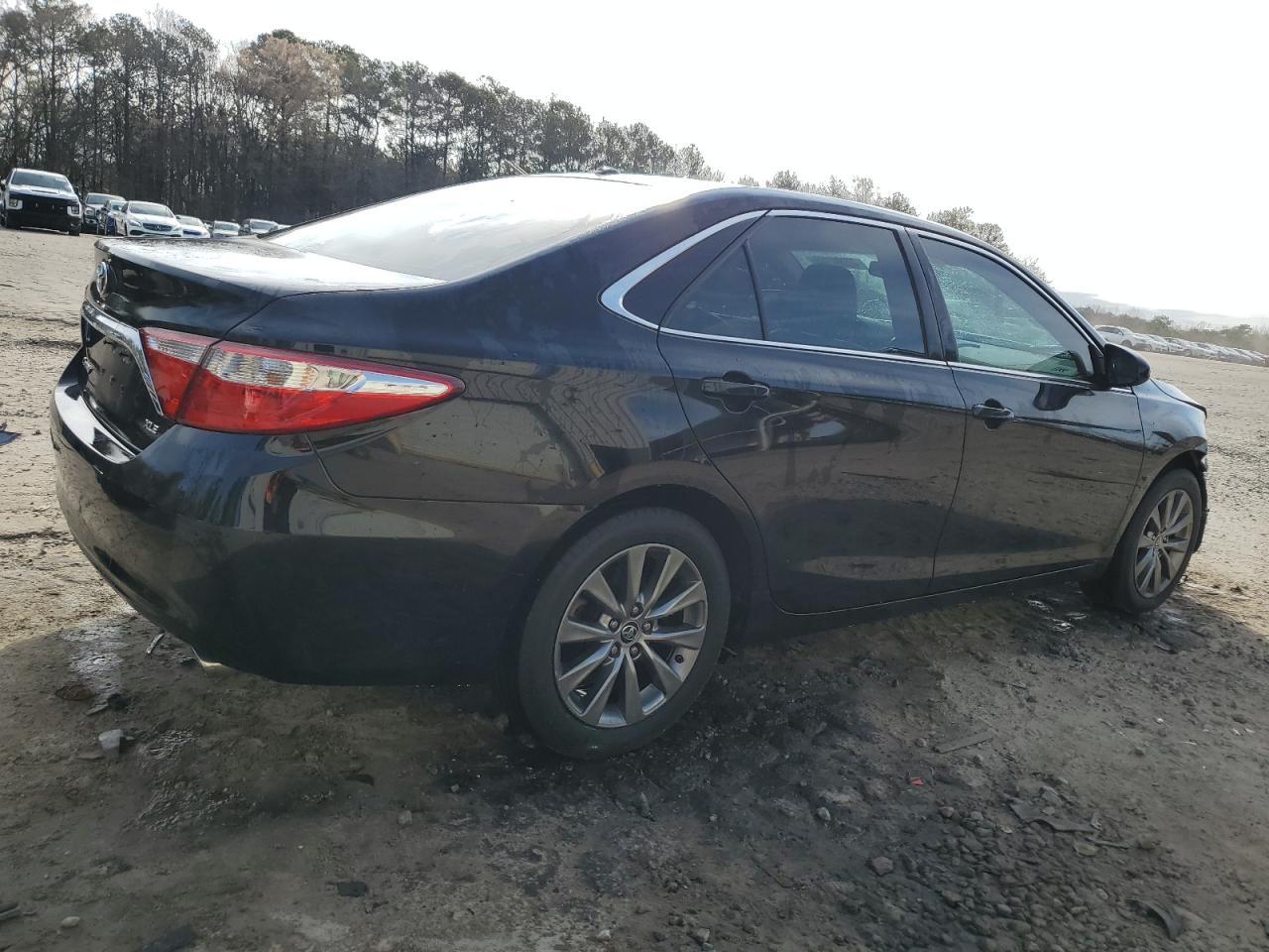 2015 TOYOTA CAMRY LE - Фото 3
