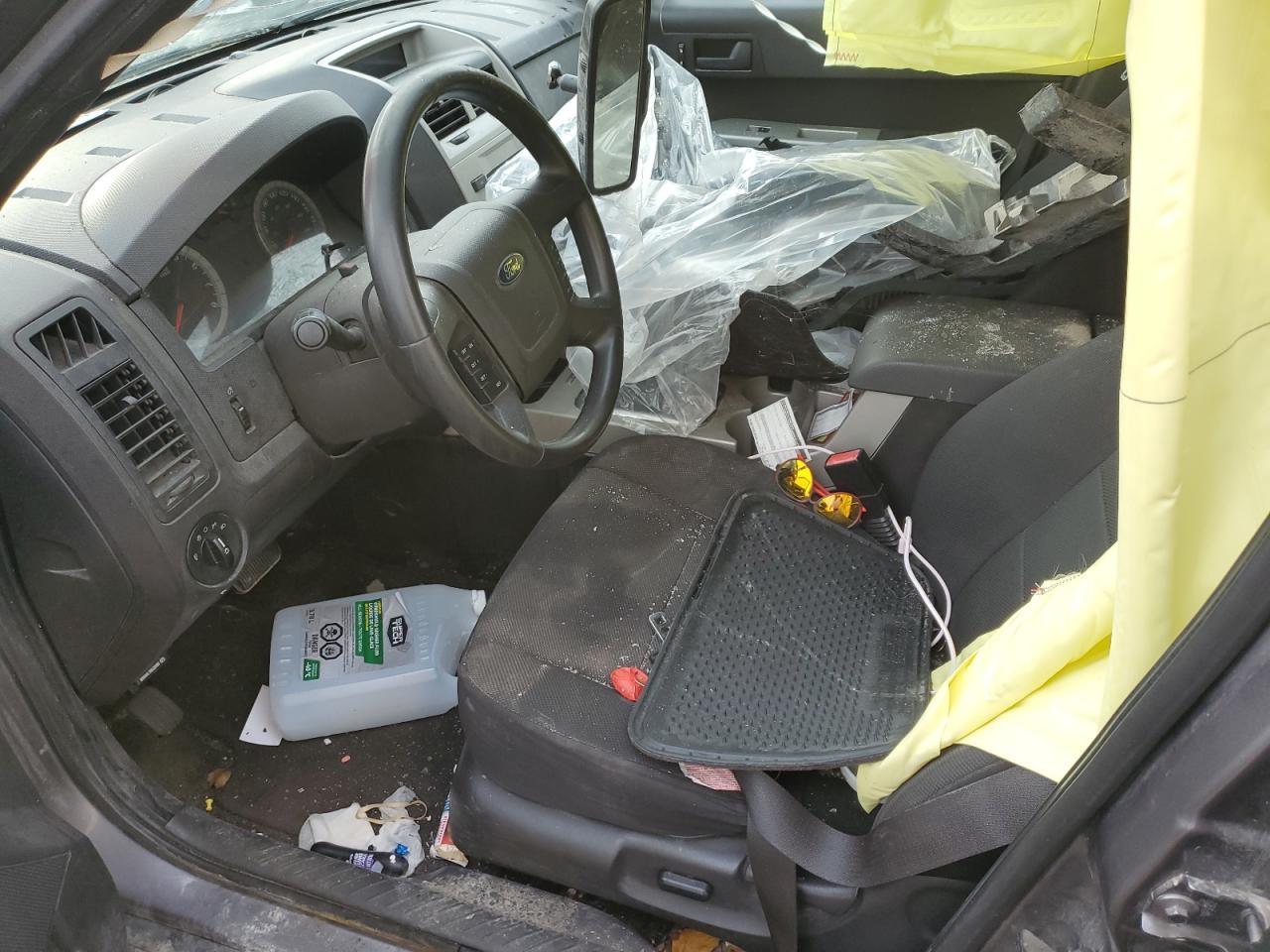 2010 FORD ESCAPE XLT - Image 7
