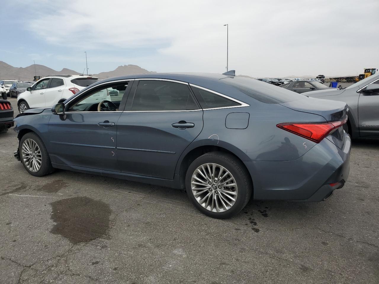 2019 TOYOTA AVALON XLE - Image 2
