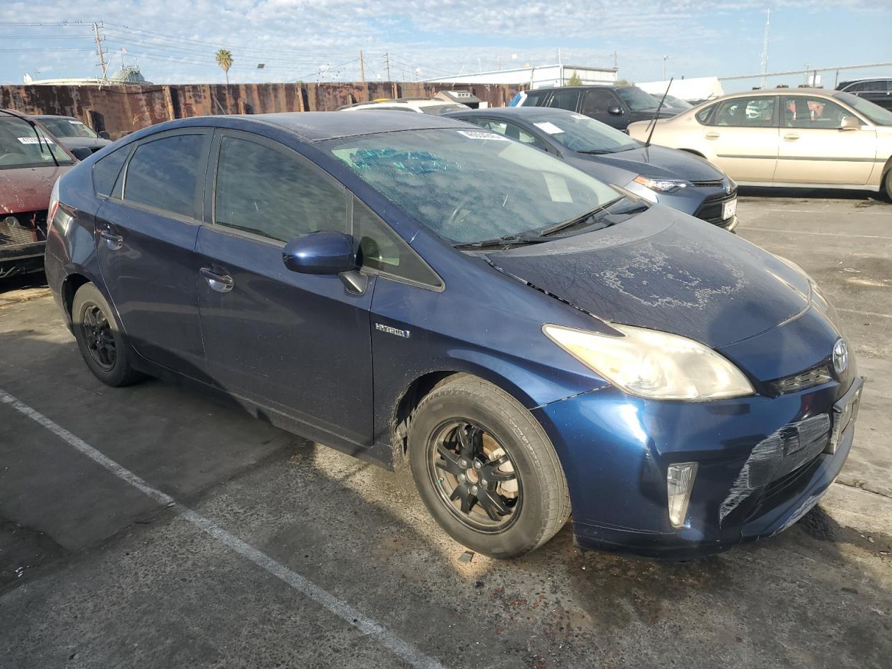 2015 TOYOTA PRIUS - Image 4
