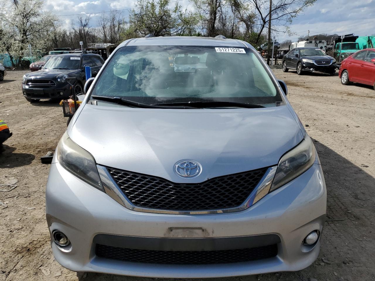 2015 TOYOTA SIENNA SPO - Фото 5