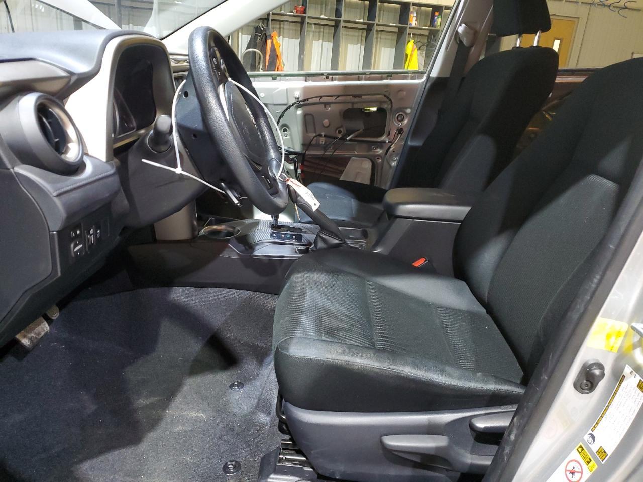 2014 TOYOTA RAV4 LE - Image 7