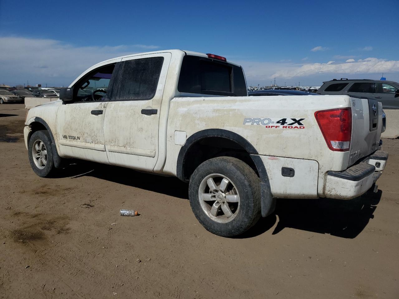2012 NISSAN TITAN S - Фото 2