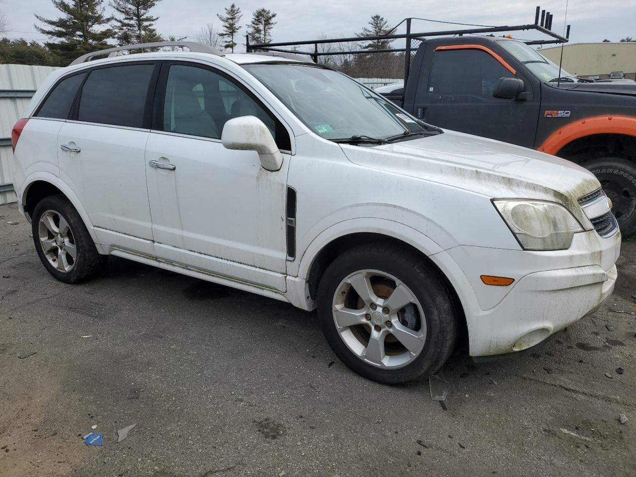 2014 CHEVROLET CAPTIVA LT - Image 4