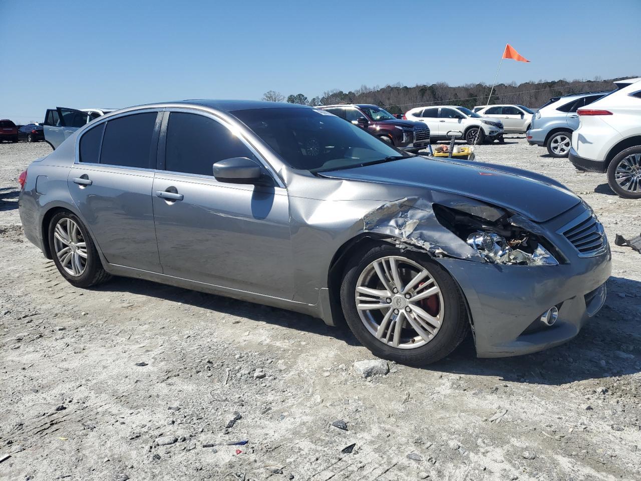 2011 INFINITI G37 BASE - Image 4