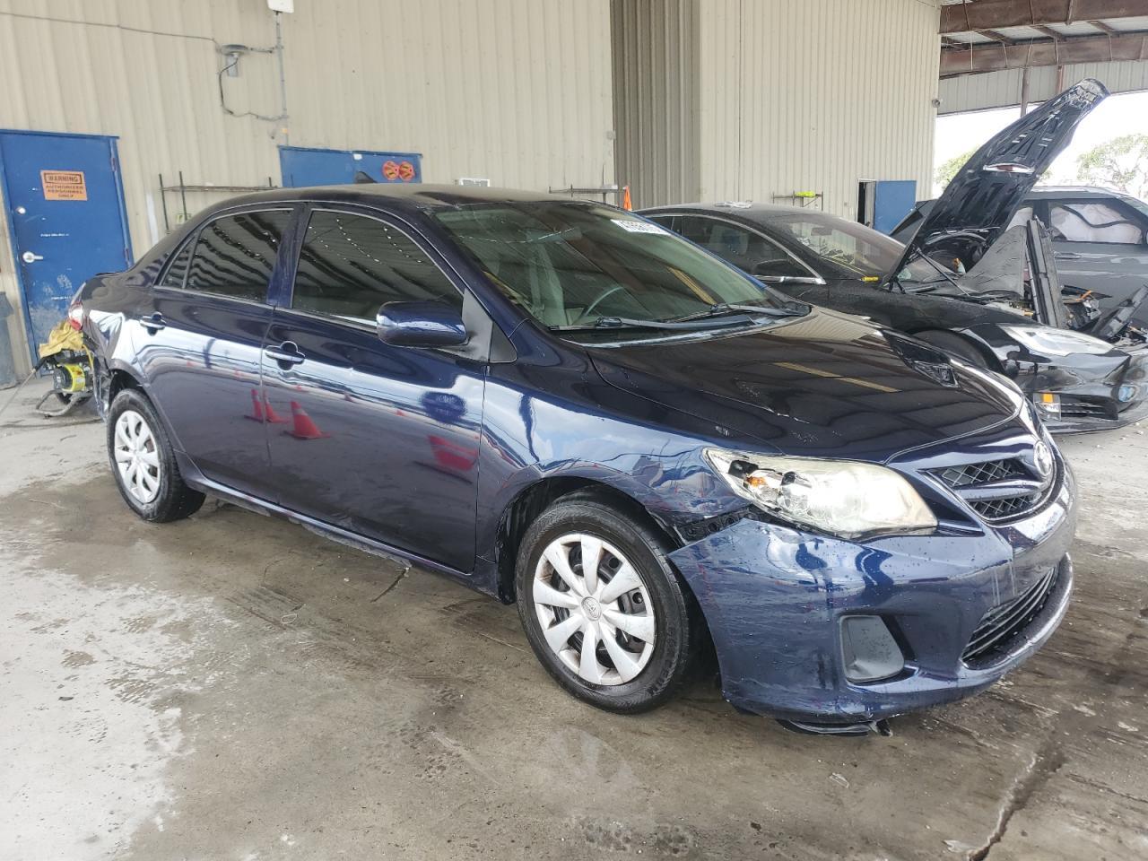 2013 TOYOTA COROLLA BA - Фото 4