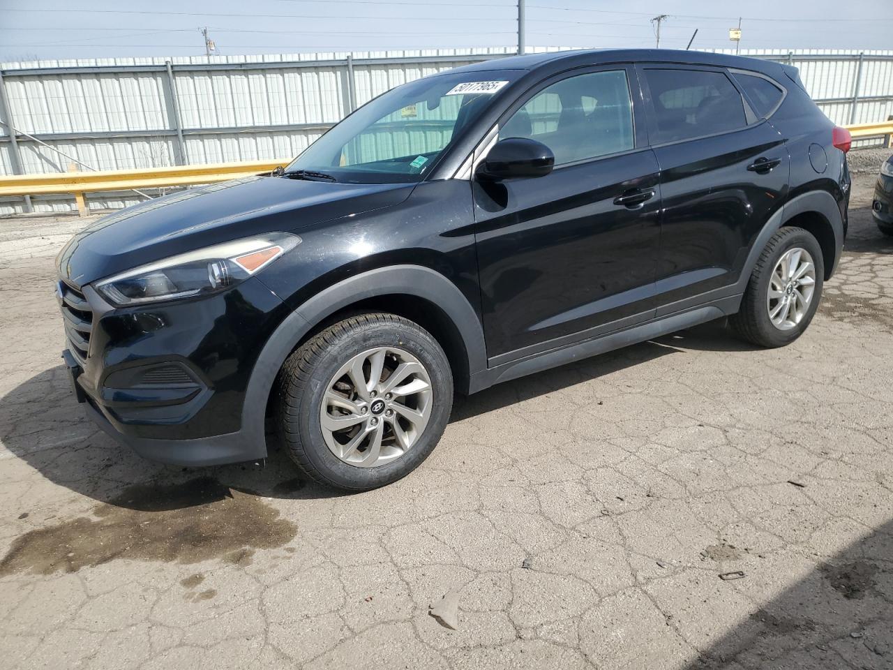 2016 HYUNDAI TUCSON SE
