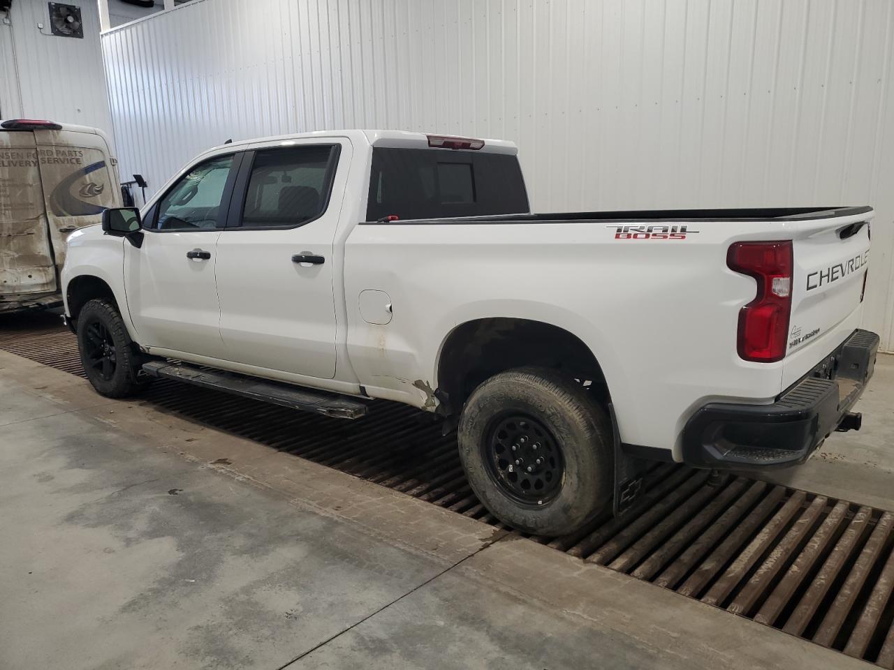 2024 CHEVROLET SILVERADO - Image 2