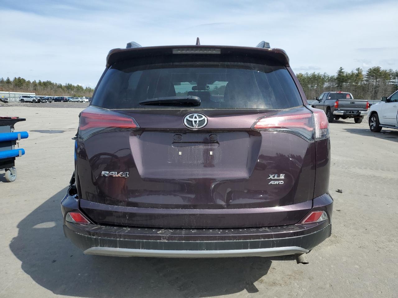 2017 TOYOTA RAV4 XLE - Image 6