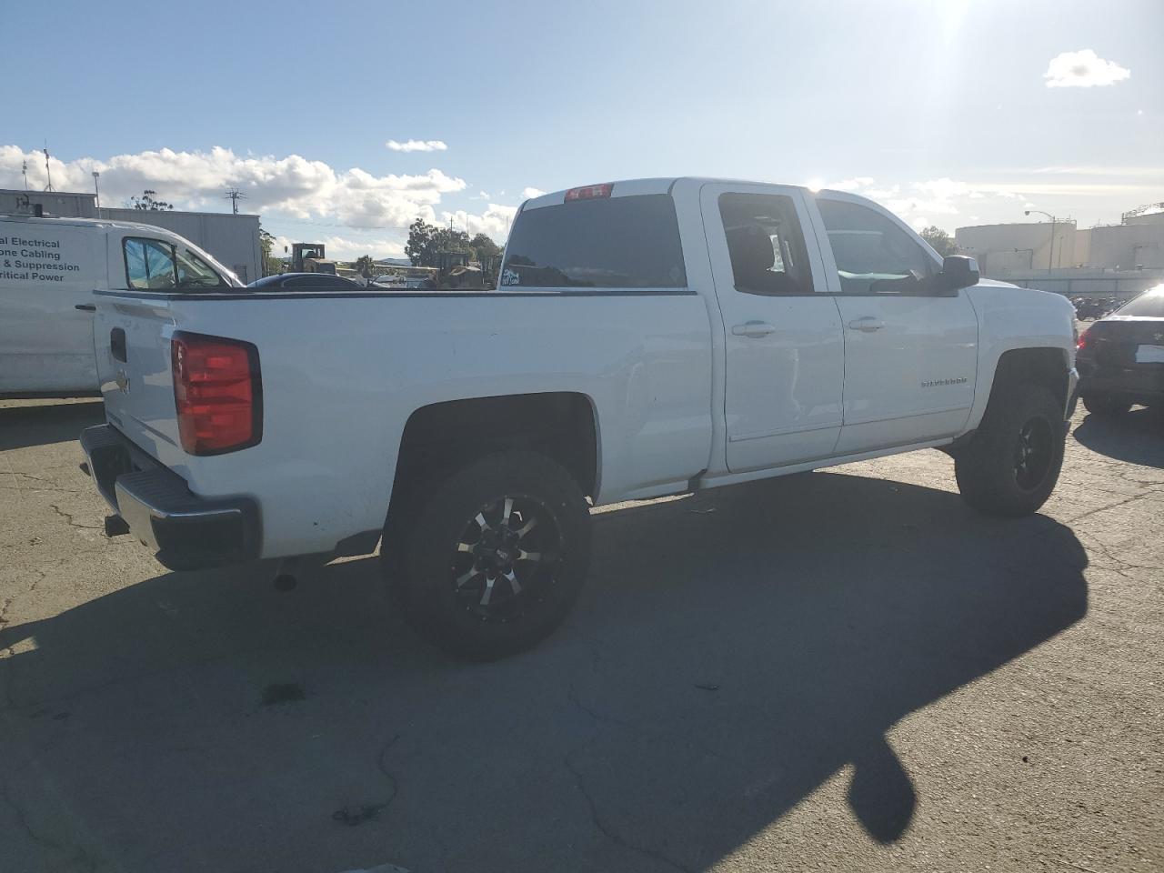 2017 CHEVROLET SILVERADO - Image 3