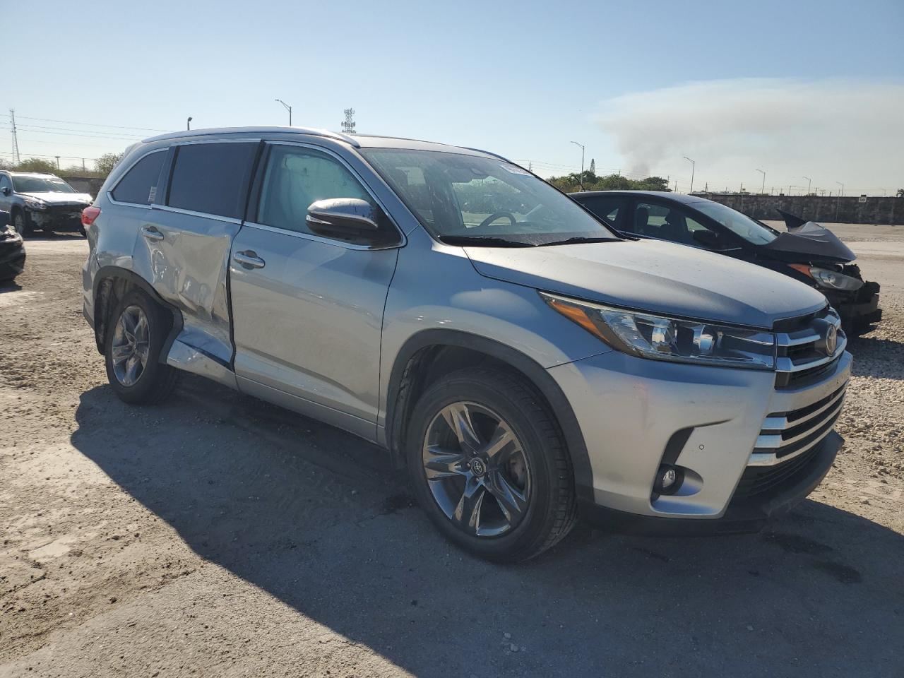 2019 TOYOTA HIGHLANDER - Фото 4