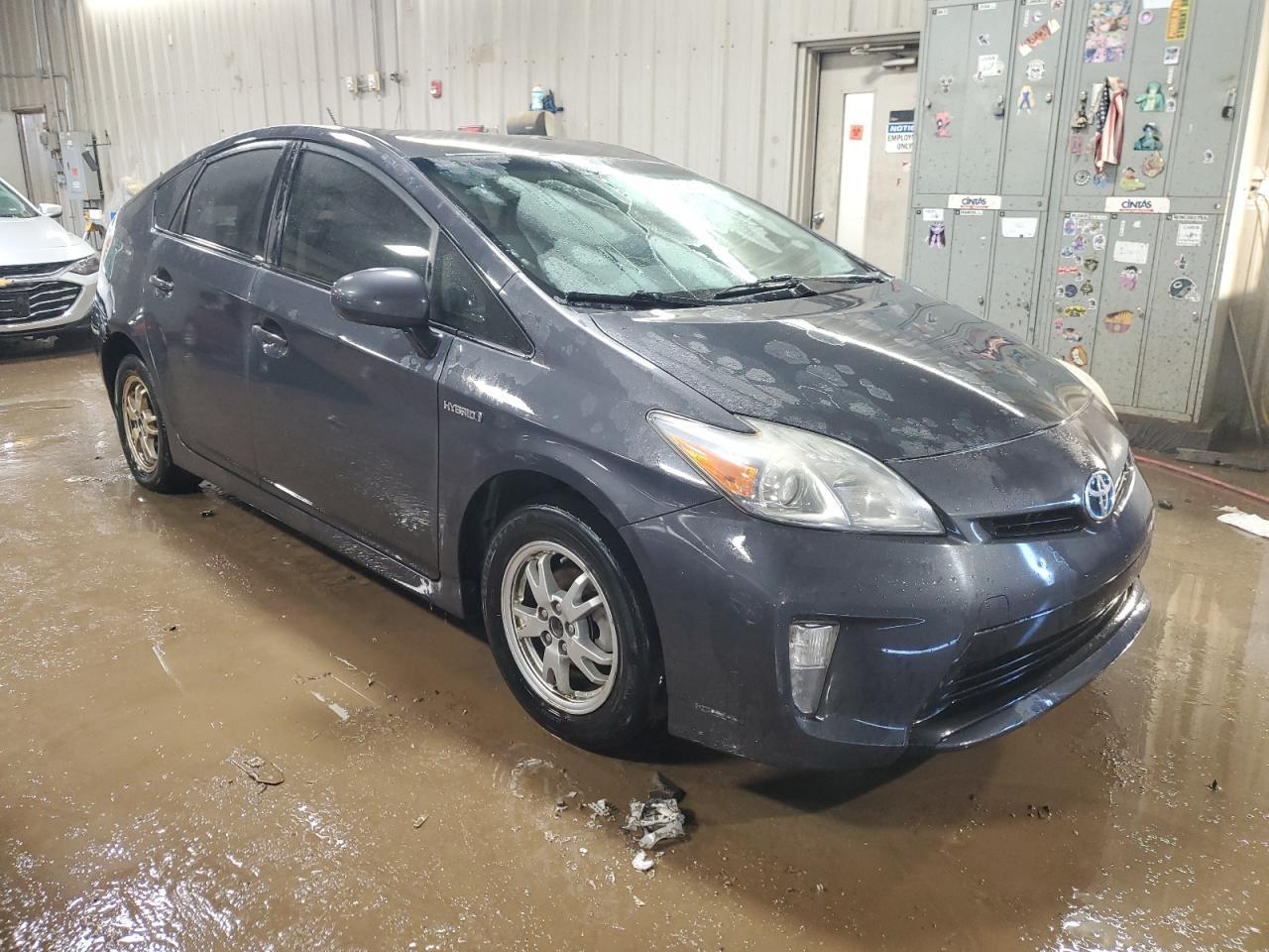 2015 TOYOTA PRIUS - Фото 4