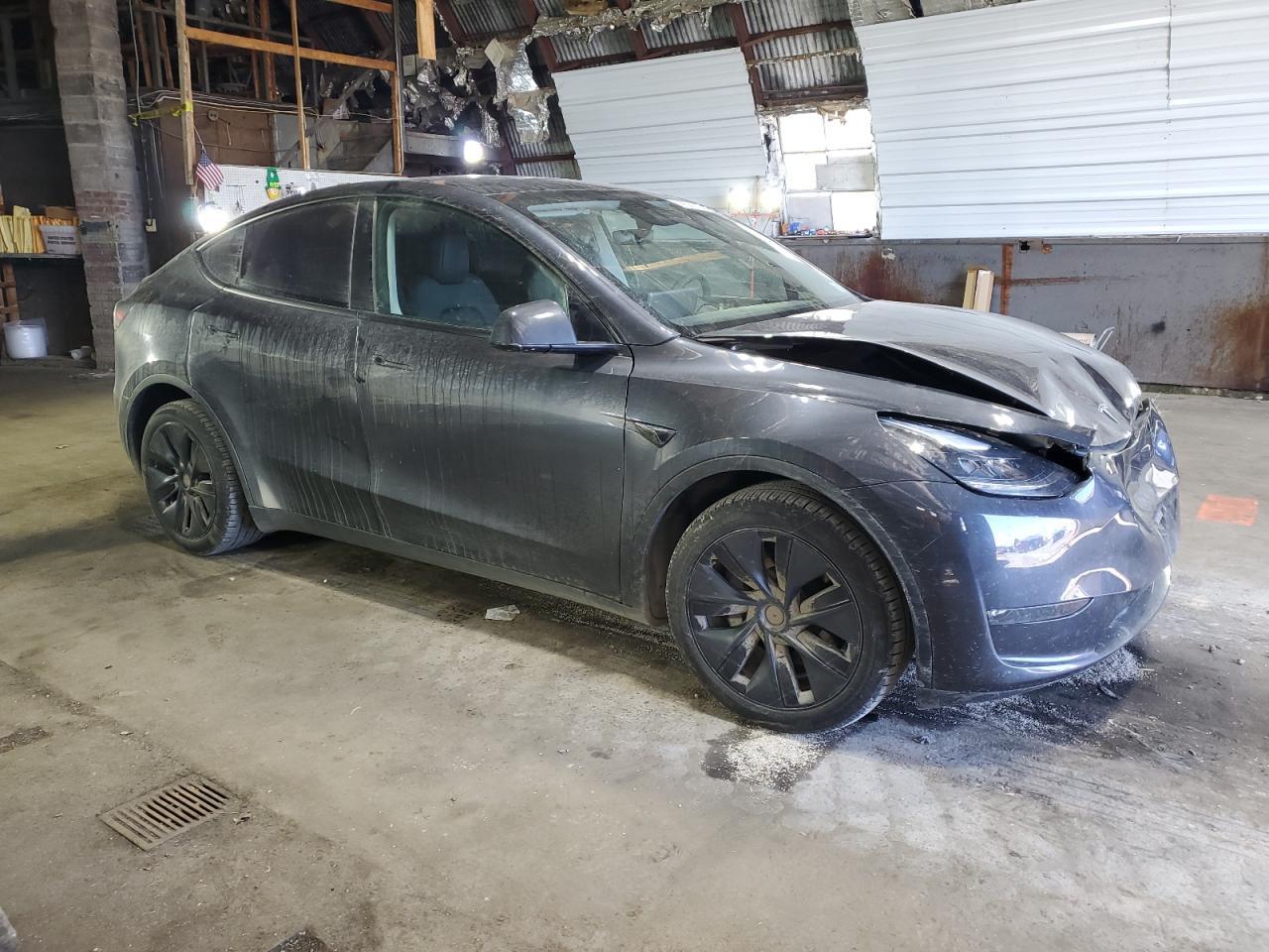 2024 TESLA MODEL Y - Image 4