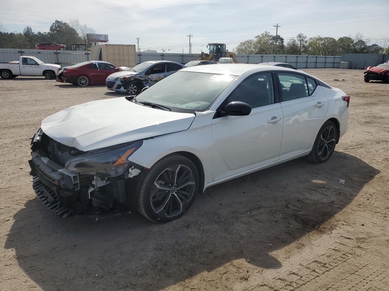 2024 NISSAN ALTIMA SR