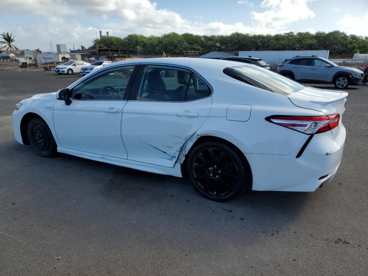 2020 TOYOTA CAMRY SE - Image 2