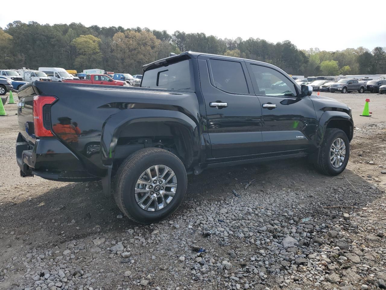 2024 TOYOTA TACOMA DOU - Фото 3