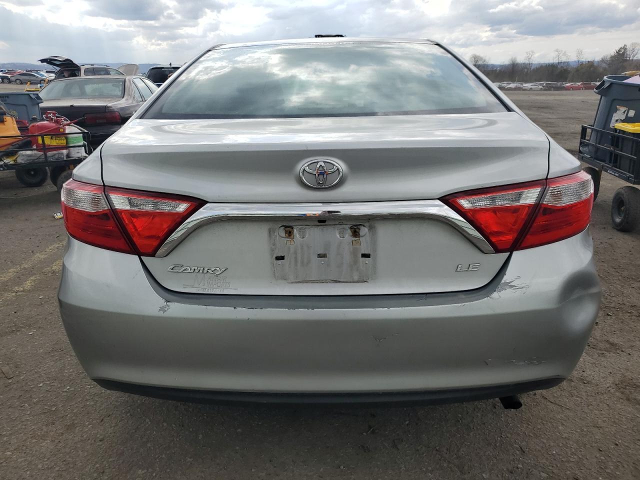 2017 TOYOTA CAMRY LE - Фото 6