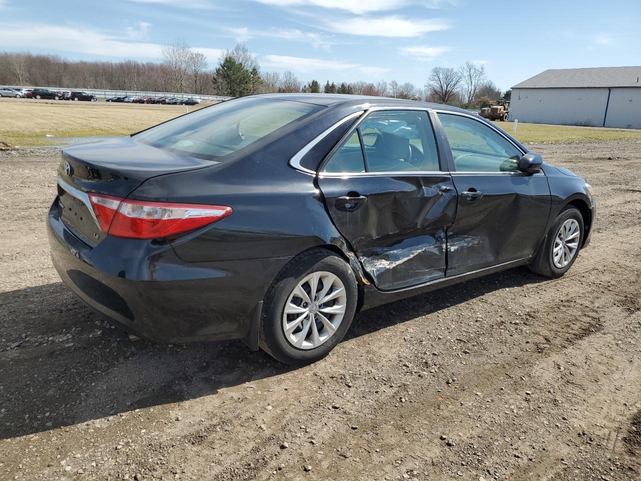 2015 TOYOTA CAMRY LE - Image 3