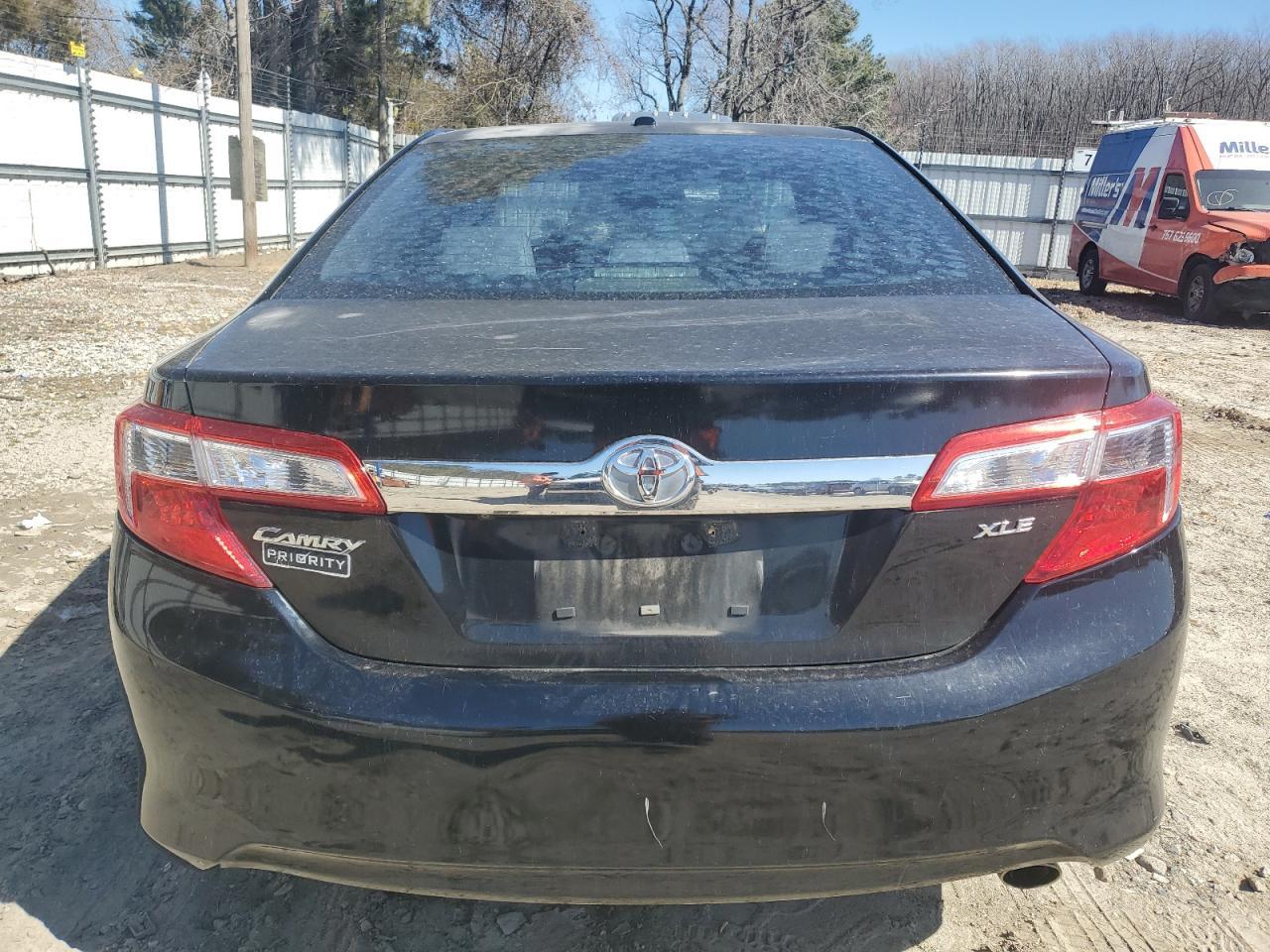 2014 TOYOTA CAMRY L - Image 6