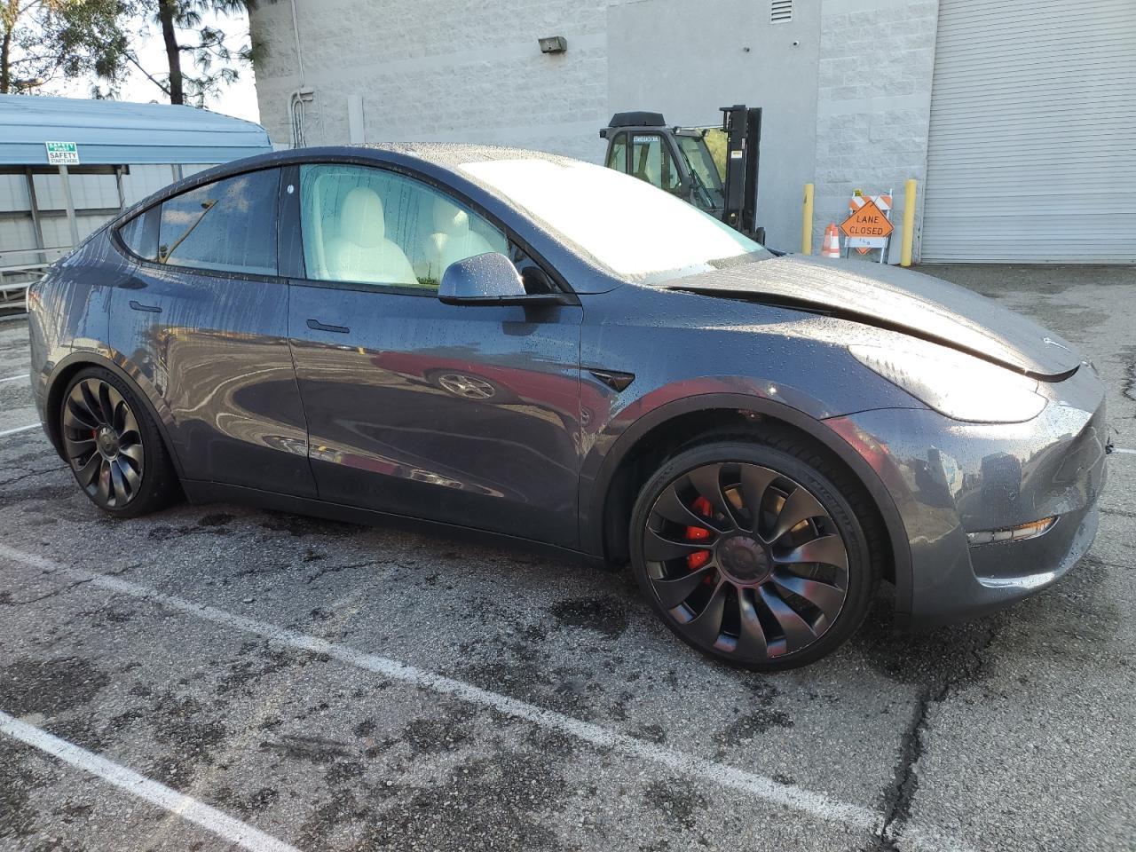 2022 TESLA MODEL Y - Image 4