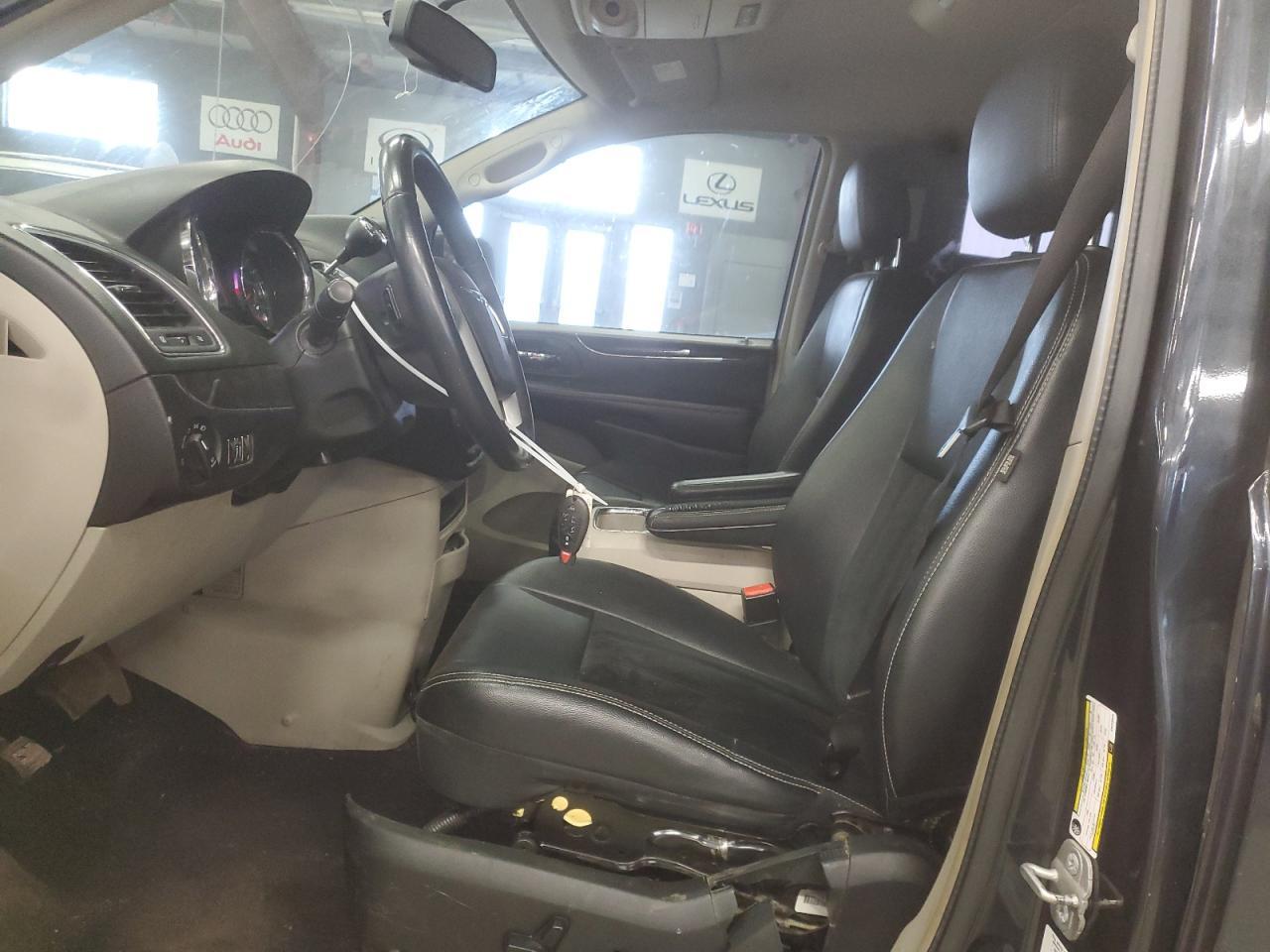 2014 CHRYSLER TOWN & COU - Фото 7