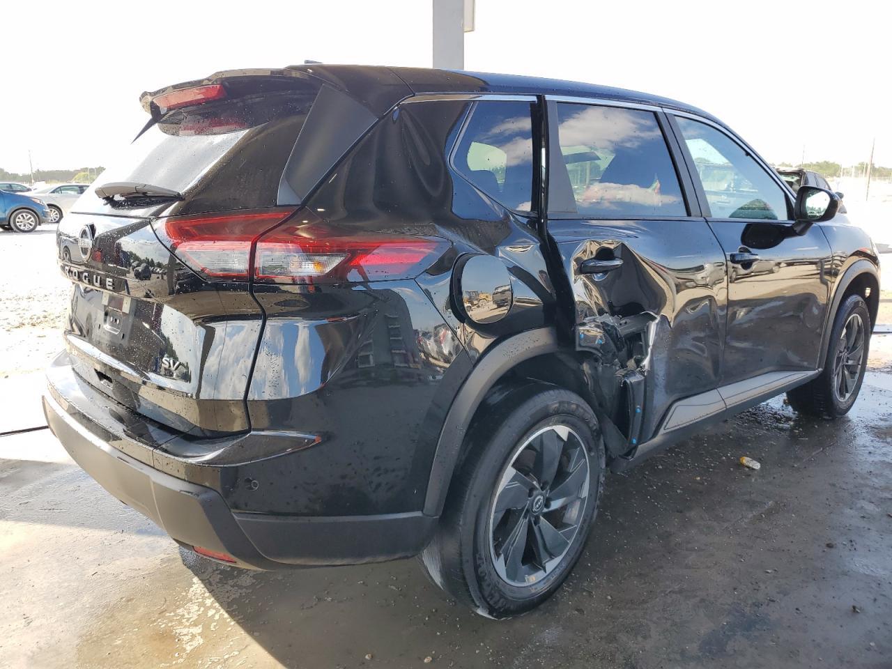 2024 NISSAN ROGUE SV - Image 3