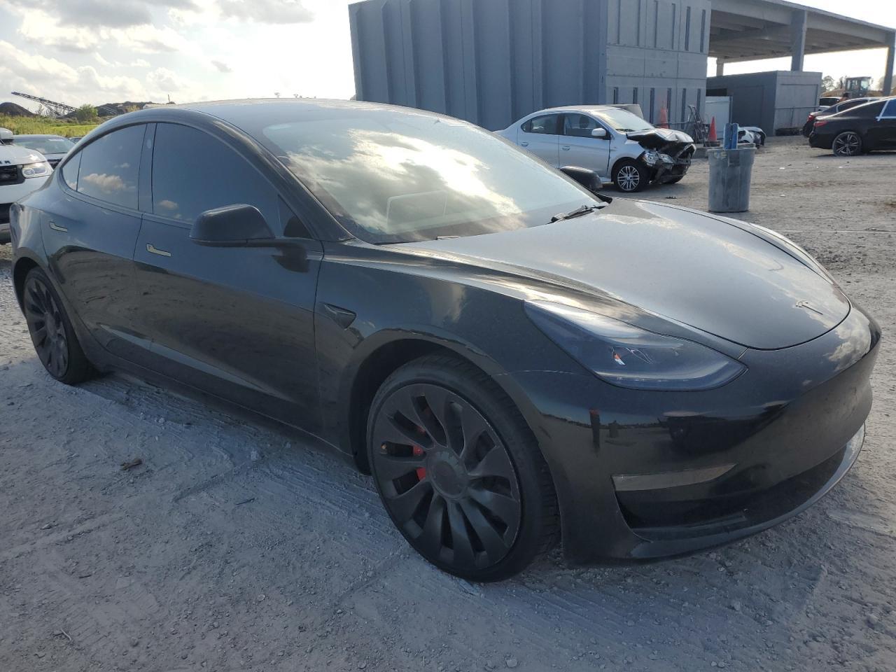 2023 TESLA MODEL 3 - Фото 4