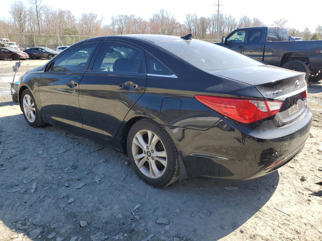 2011 HYUNDAI SONATA SE - Image 2