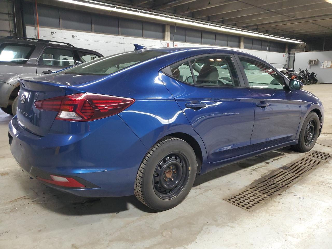 2019 HYUNDAI ELANTRA SE - Image 3