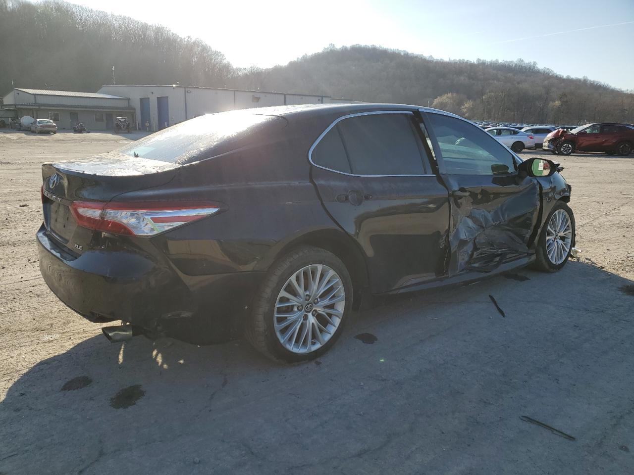 2018 TOYOTA CAMRY L - Image 3